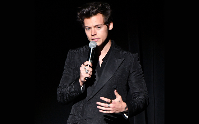 Video: Harry Styles Helps Fan ‘Come Out’ To Her Mom At Concert