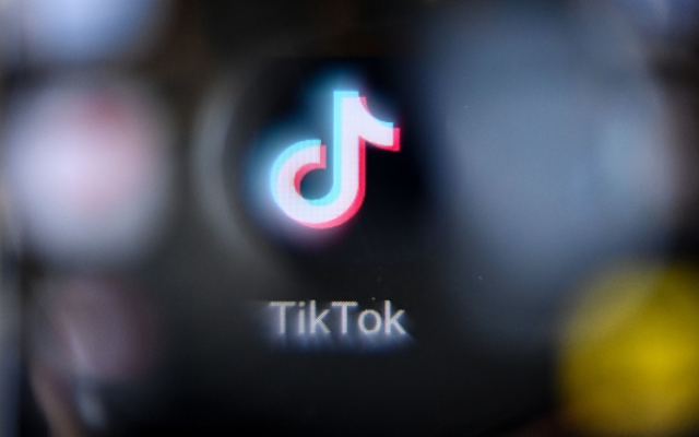 Experts Are De-Bunking TikTok’s Trend Of Losing Weight By Drinking “Lemon Coffee”